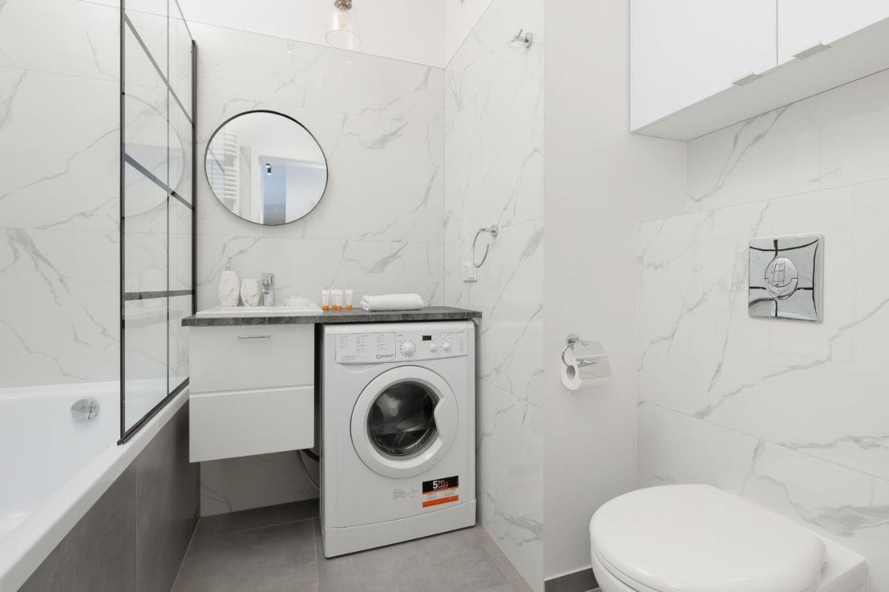 Appartamento Cozy With Parking In The 19th District By Renters Varsavia